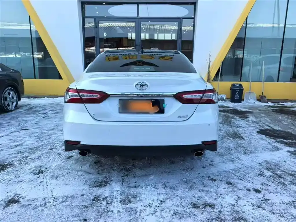 Toyota Camry — фото 9