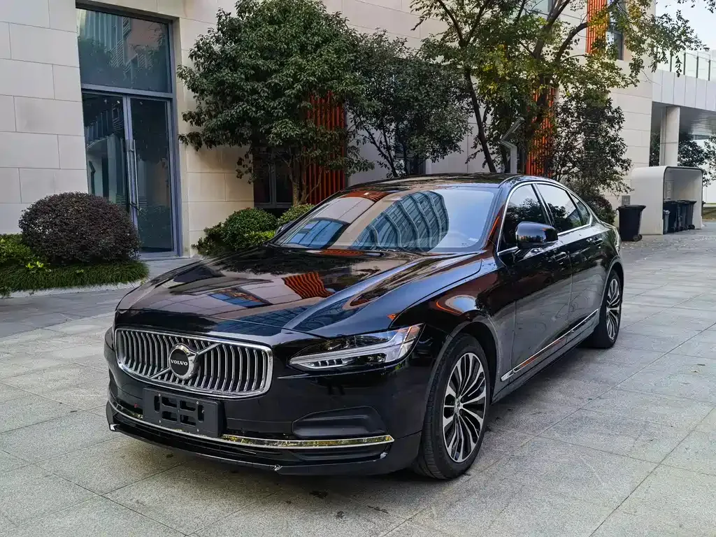 Volvo S90 — фото 1