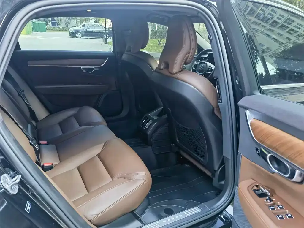 Volvo S90 — фото 10