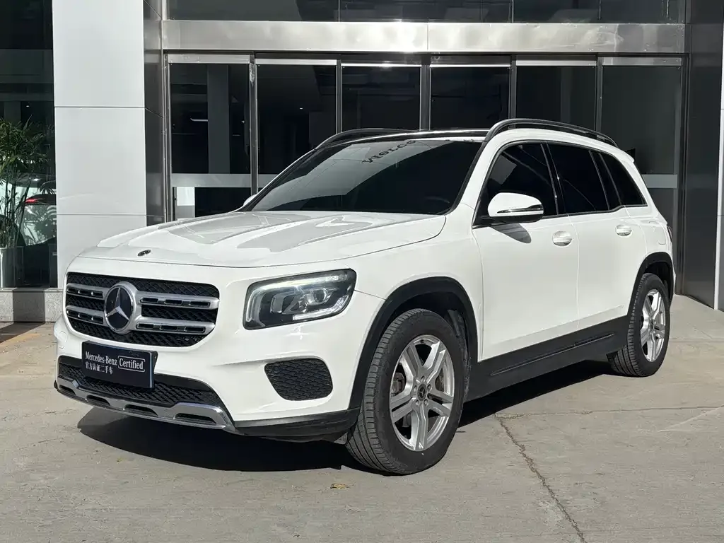 Mercedes-Benz GLB — фото 1
