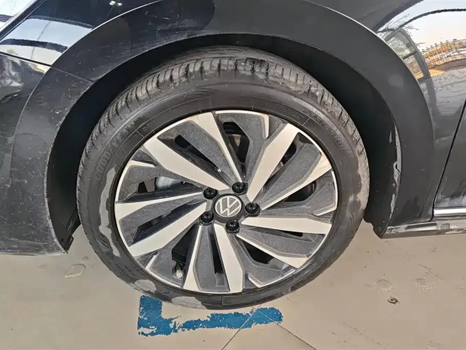 Volkswagen Passat — фото 6