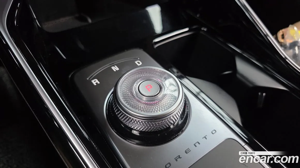 Kia Sorento — фото 9