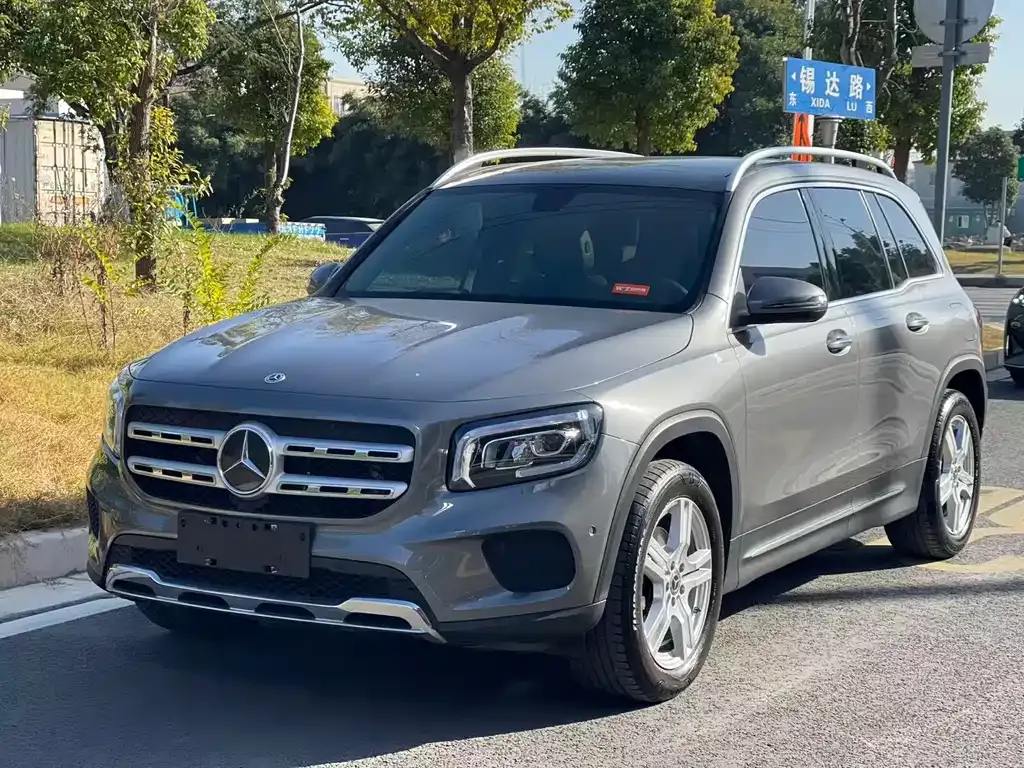 Mercedes-Benz GLB — фото 1