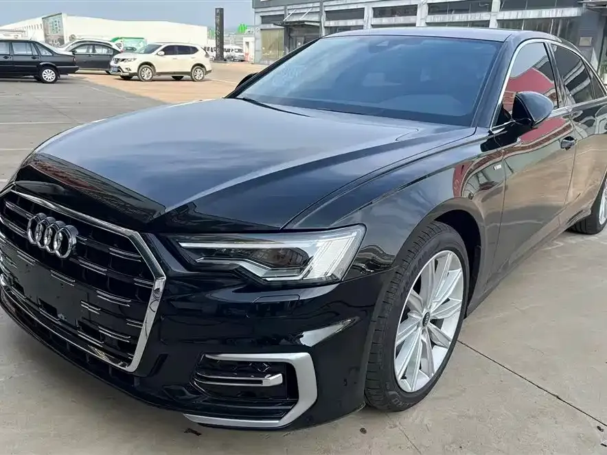 Audi A6L — фото 1
