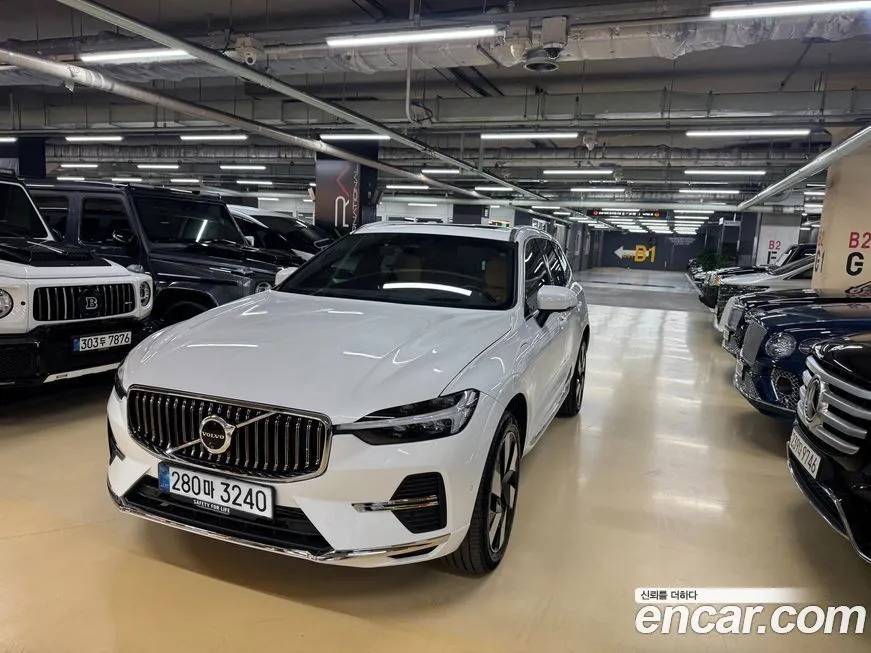 Volvo XC60 — фото 1