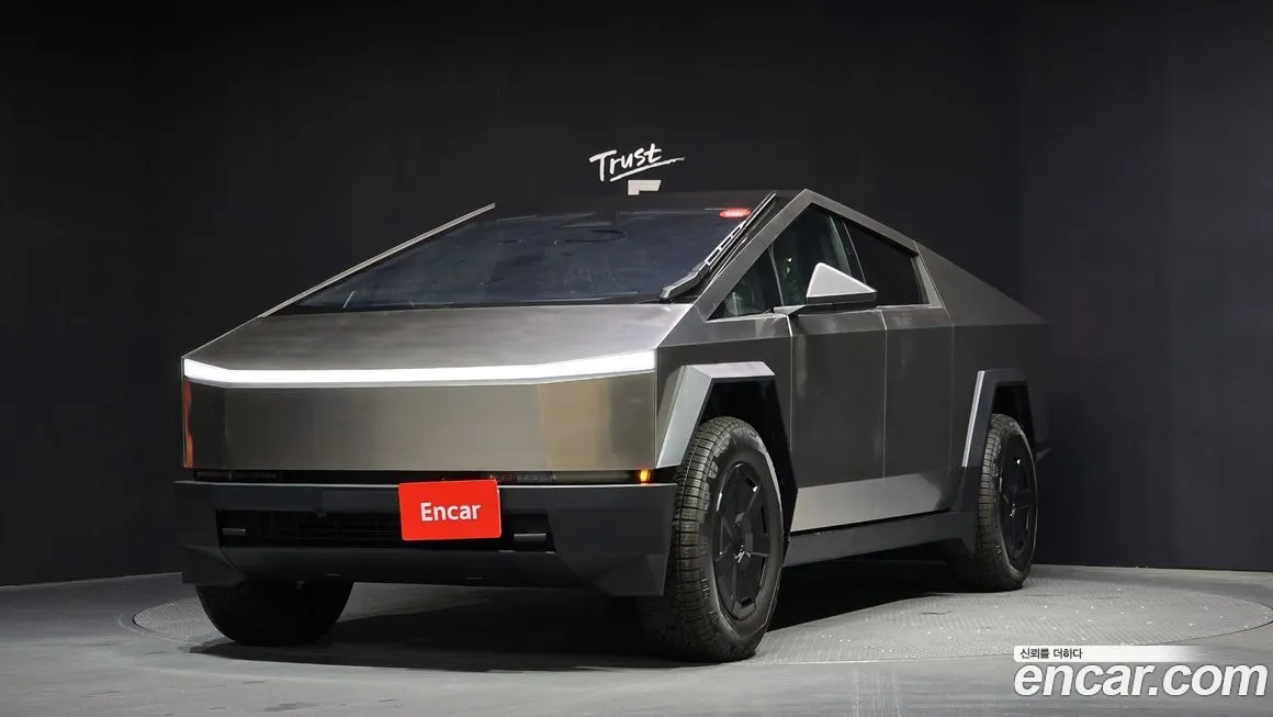 Tesla Cybertruck — фото 1