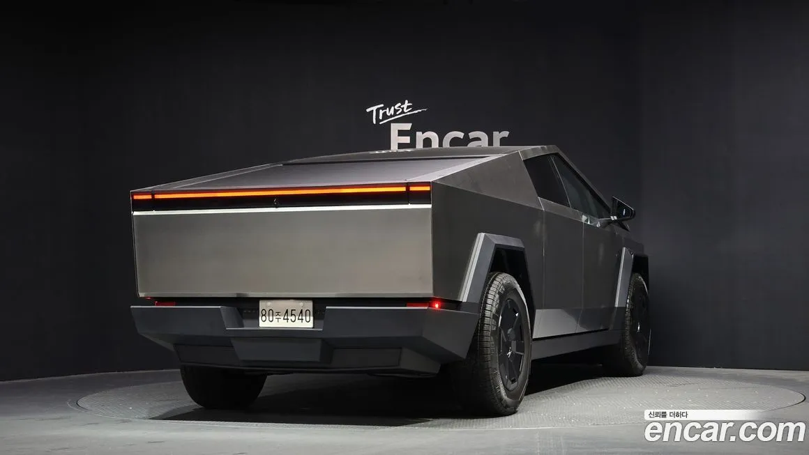 Tesla Cybertruck — фото 2