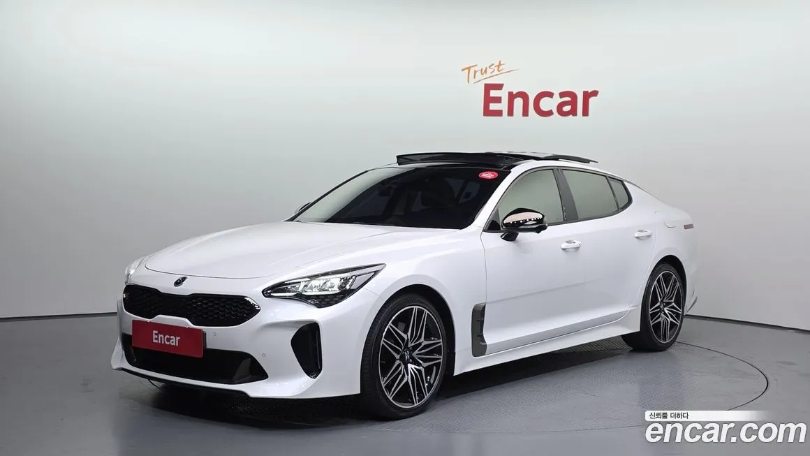 Kia Stinger — фото 1