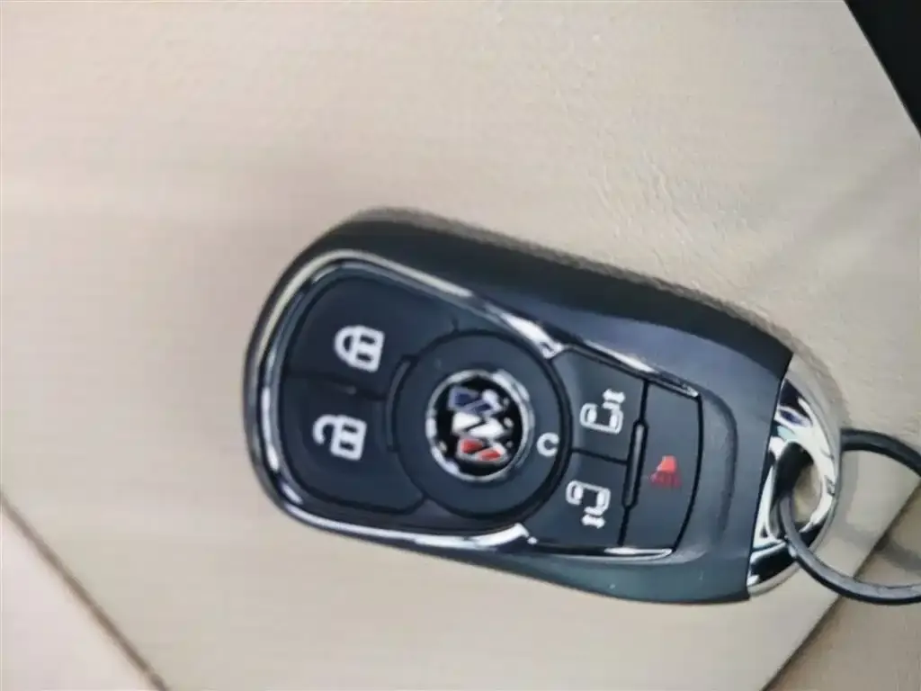 Buick GL8 Hybrid — фото 10