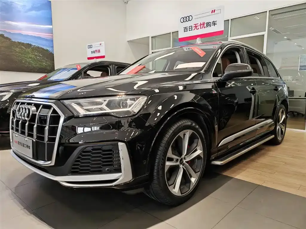 Audi Q7 — фото 1
