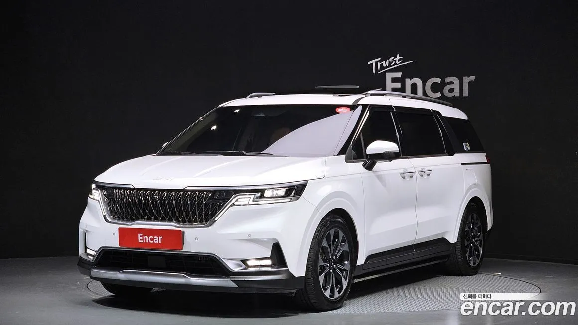 Kia Carnival — фото 1