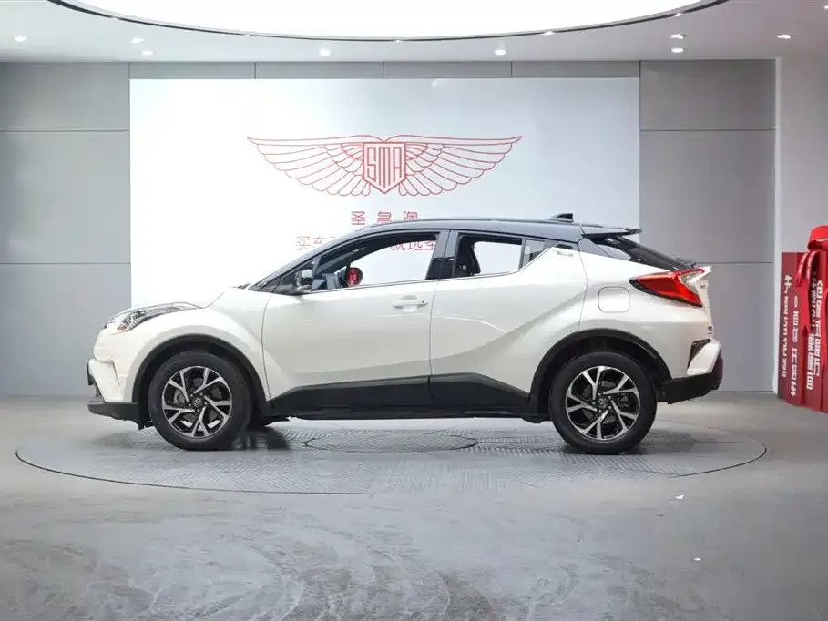 Toyota C-HR — фото 2