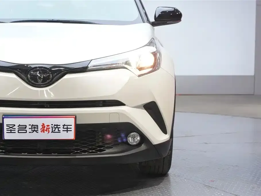 Toyota C-HR — фото 4