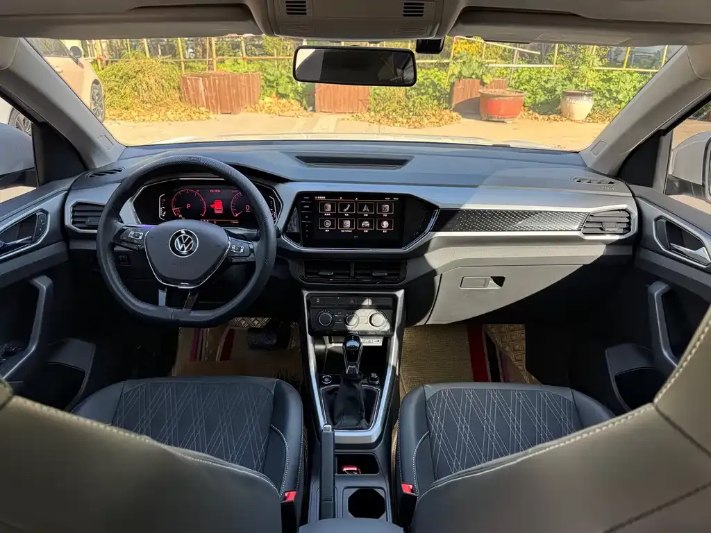 Volkswagen T-Cross — фото 6