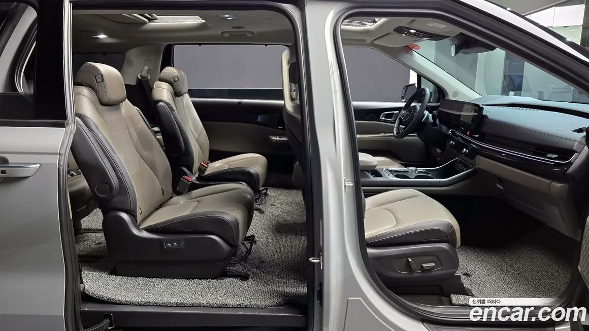 Kia Carnival — фото 10