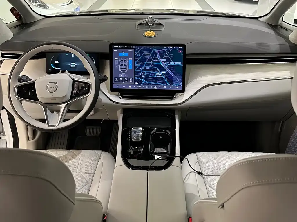 Volvo EM90 — фото 2