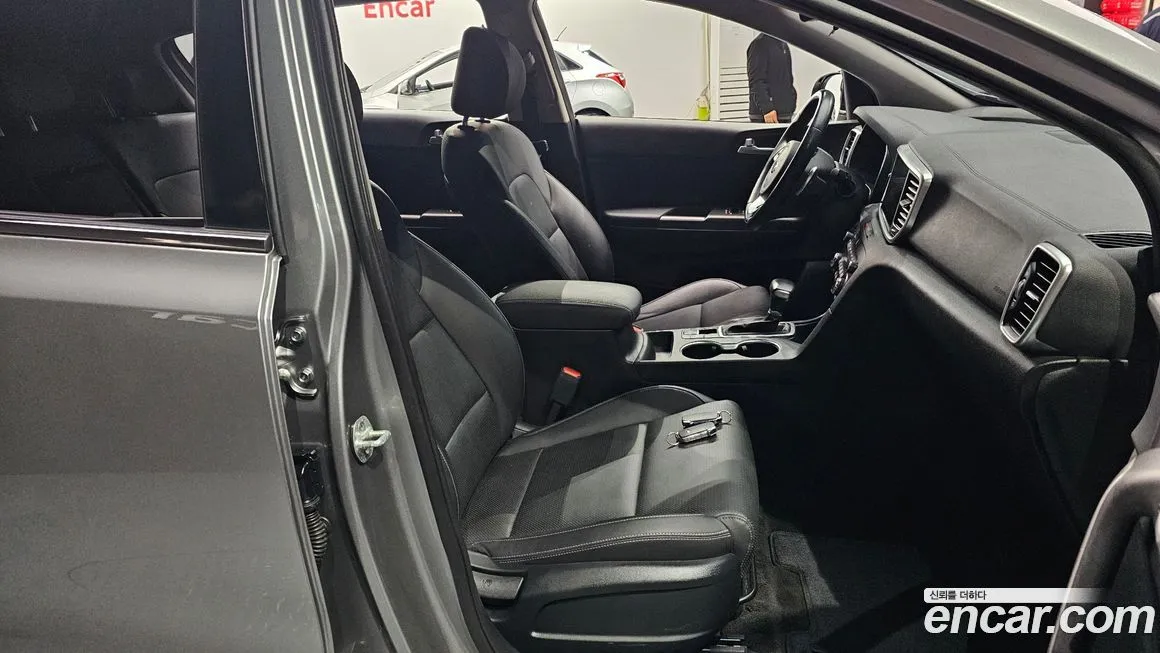 Kia Sportage — фото 10