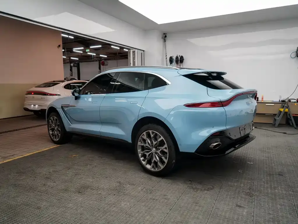 Aston Martin DBX — фото 4