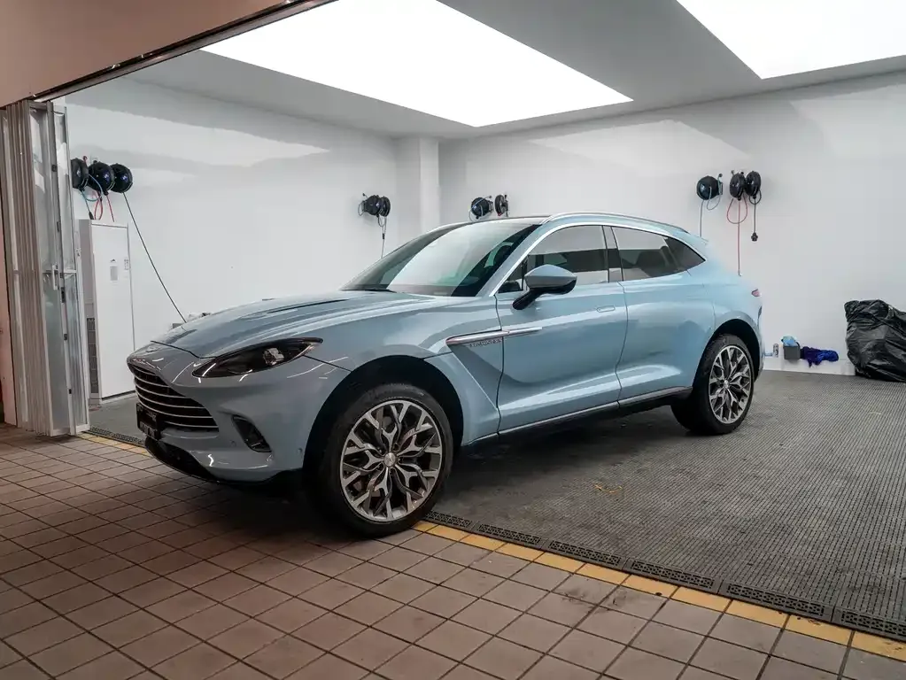 Aston Martin DBX — фото 7