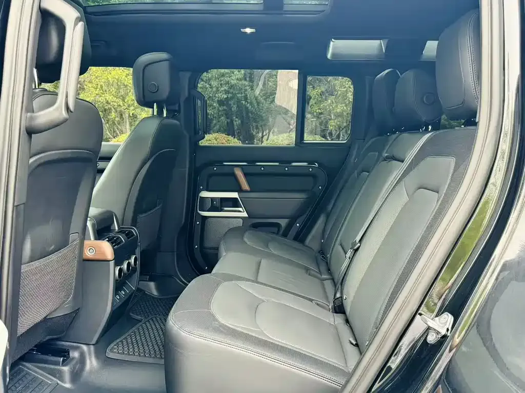 Land Rover Defender — фото 9