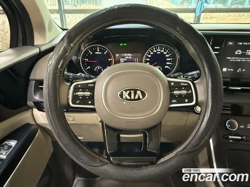 Kia Carnival — фото 10