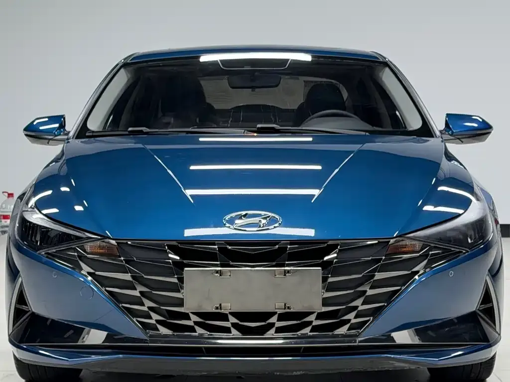 Hyundai Elantra — фото 2