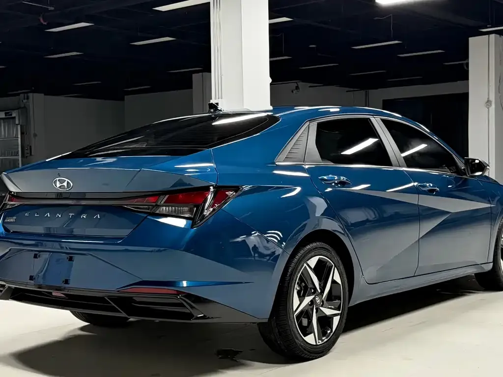 Hyundai Elantra — фото 5