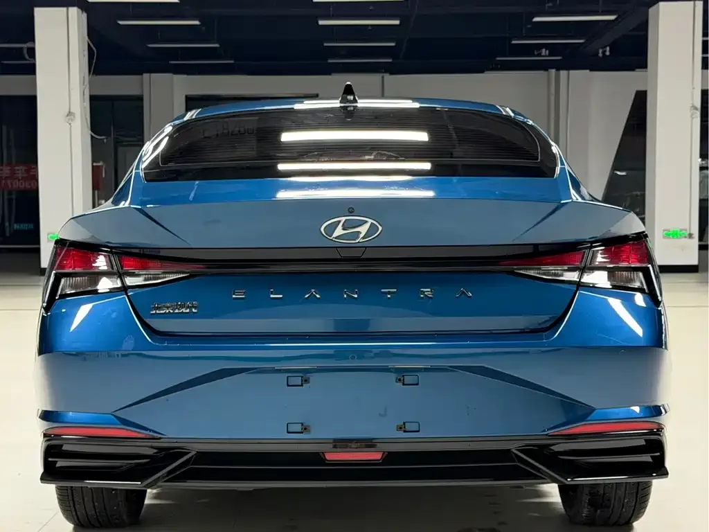 Hyundai Elantra — фото 6