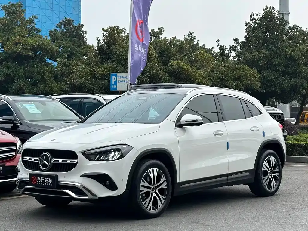 Mercedes-Benz GLA — фото 1