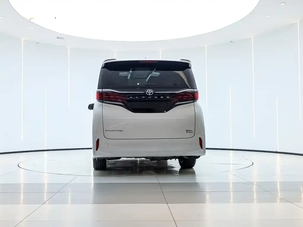 Toyota Alphard — фото 4