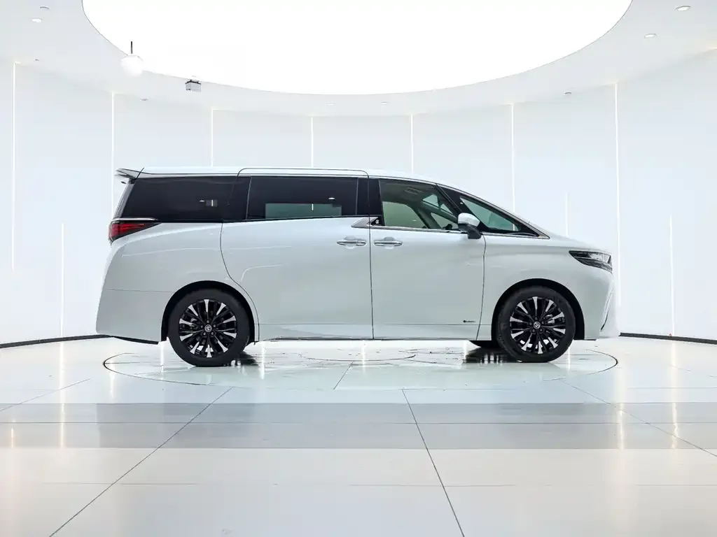 Toyota Alphard — фото 7