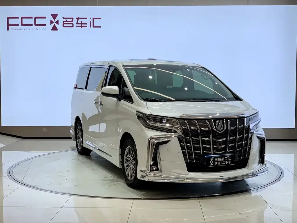 Toyota Alphard — фото 3