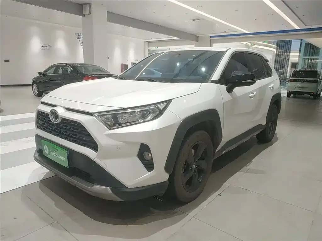 Toyota RAV4 — фото 2