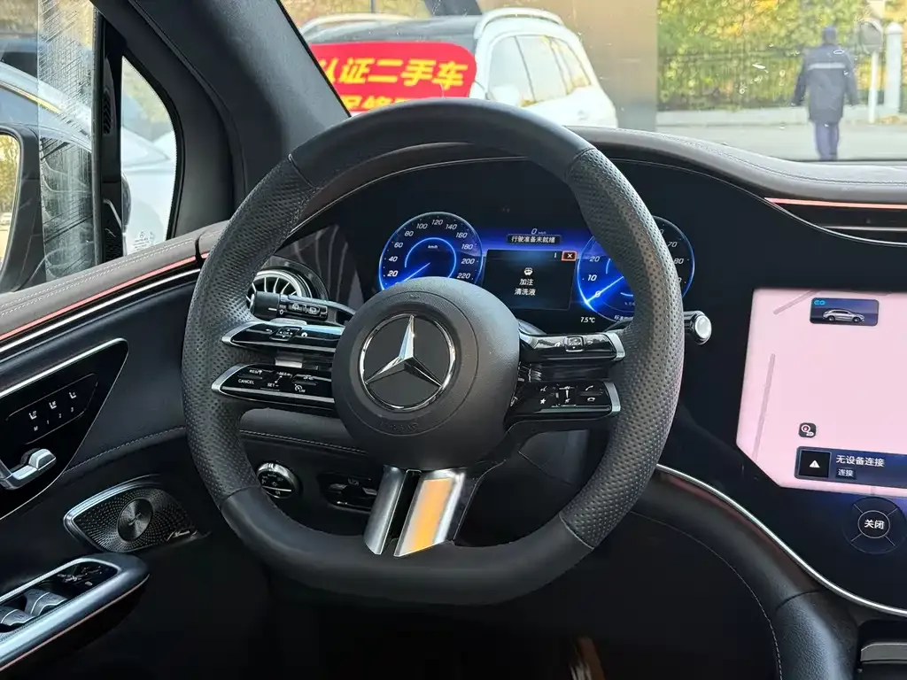 Mercedes-Benz EQE SUV — фото 10