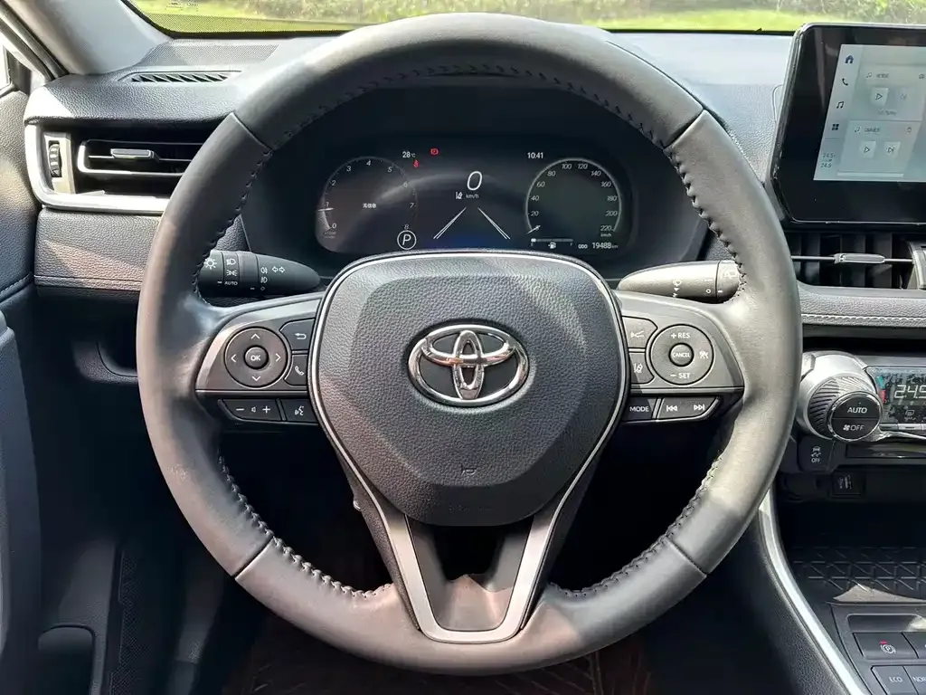 Toyota Wildlander — фото 9