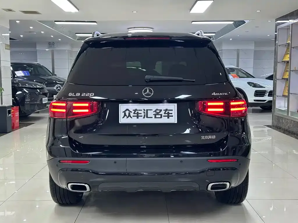 Mercedes-Benz GLB — фото 5
