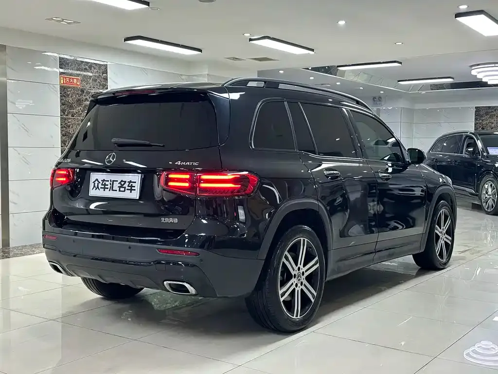 Mercedes-Benz GLB — фото 6