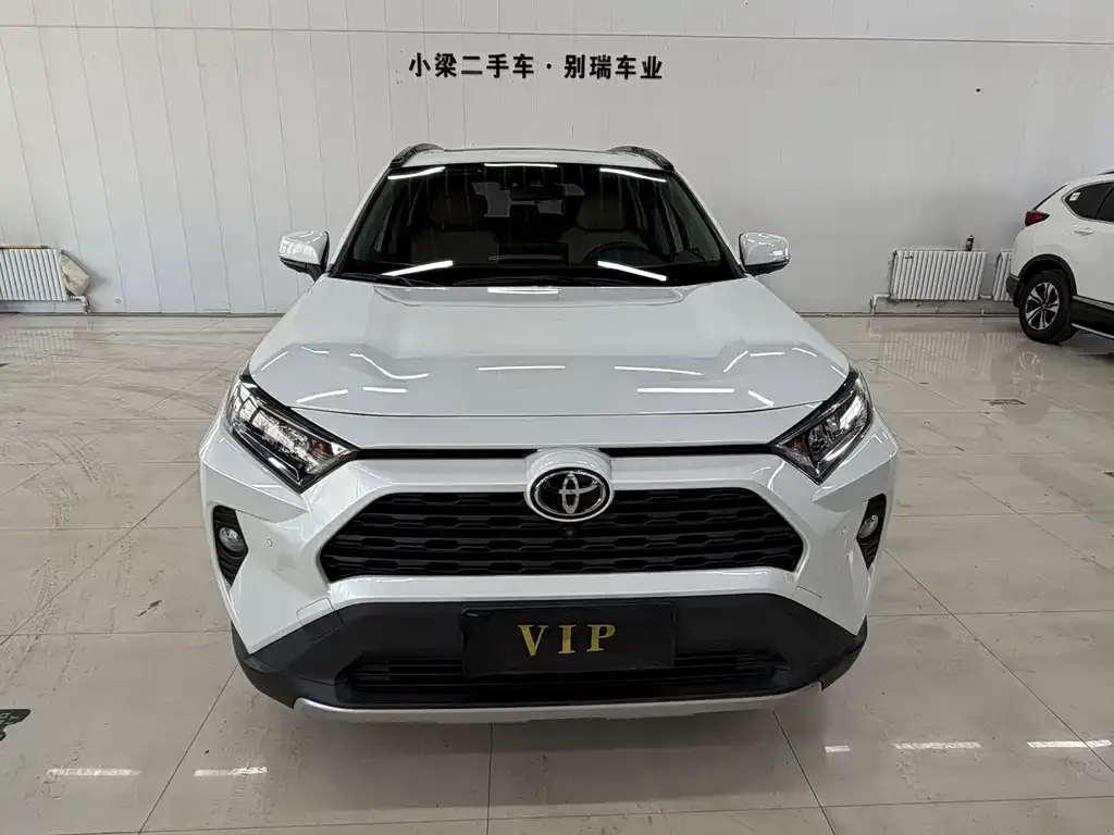 Toyota RAV4 — фото 8