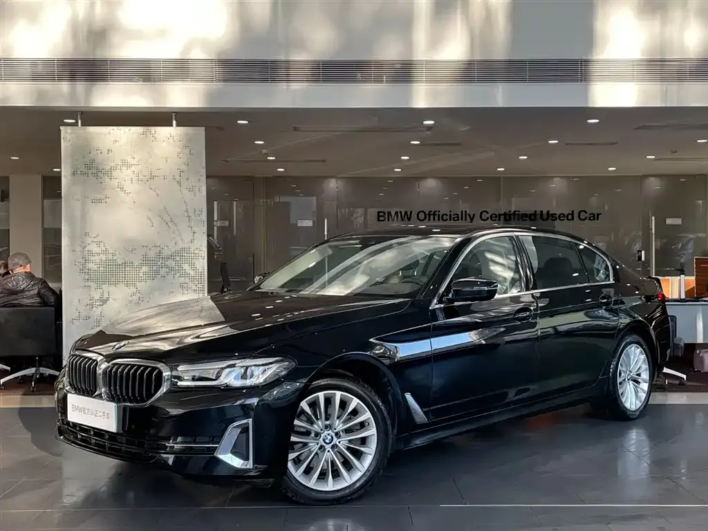 BMW 5 Series — фото 1