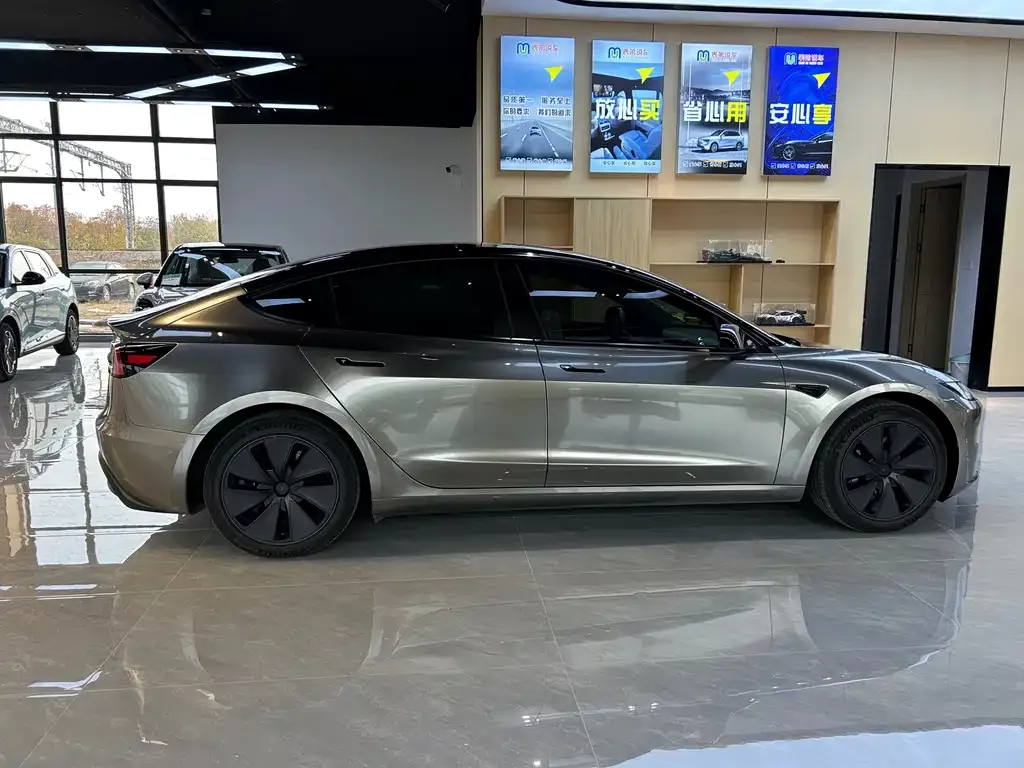 Tesla Model 3 — фото 3