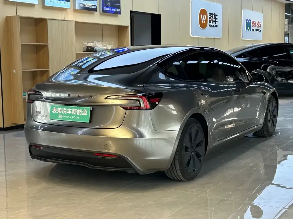 Tesla Model 3 — фото 5