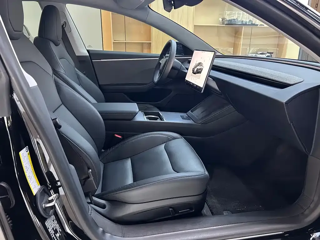 Tesla Model 3 — фото 7