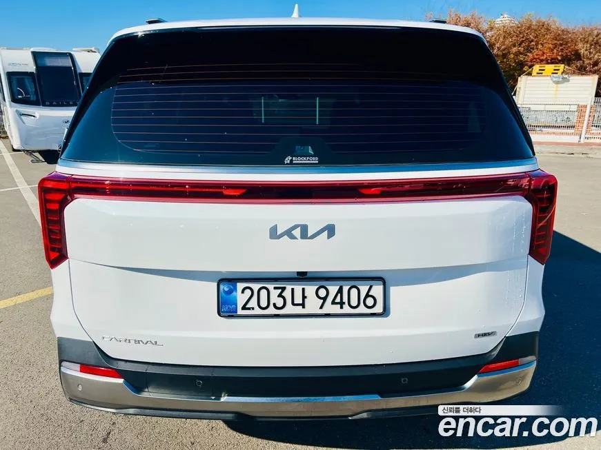 Kia Carnival — фото 4