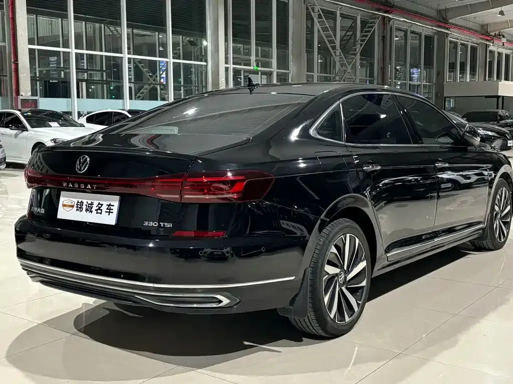 Volkswagen Passat — фото 4