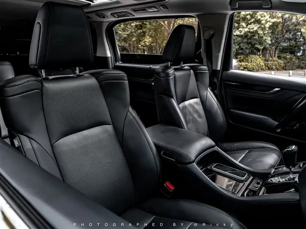 Toyota Vellfire — фото 10