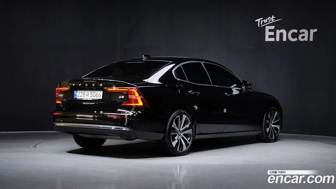 Volvo S60 — фото 2