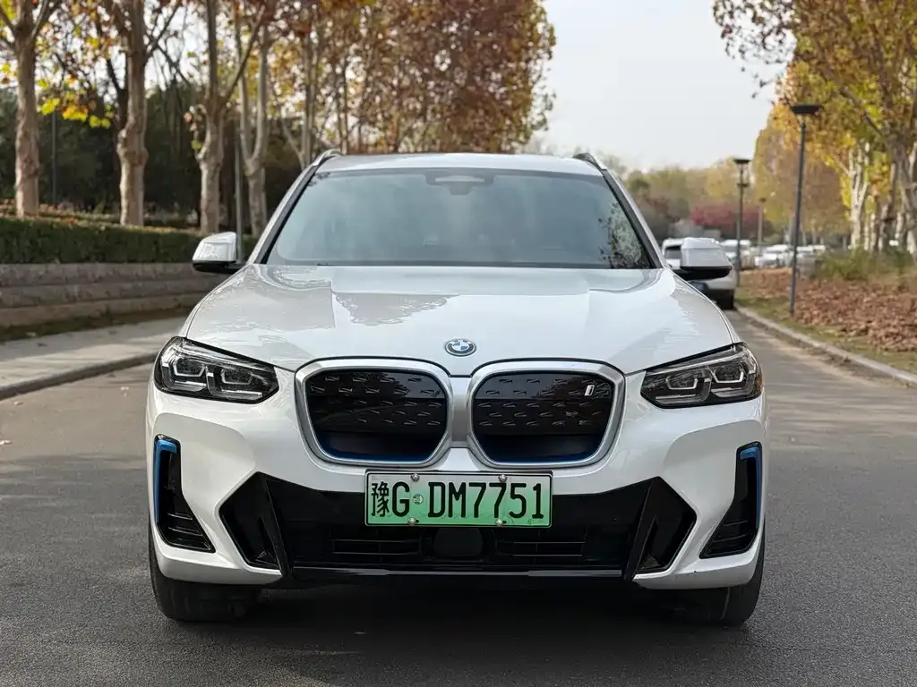 BMW iX3 — фото 2