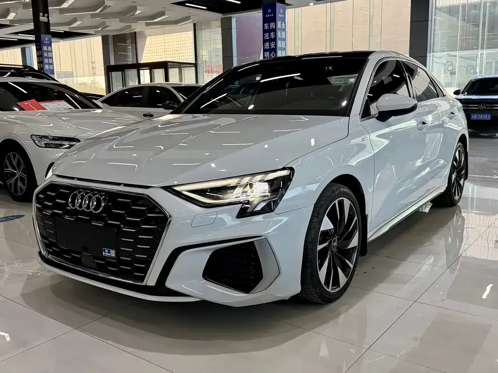 Audi A3 — фото 1