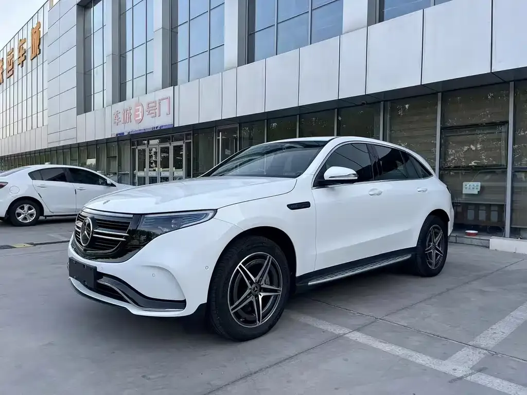 Mercedes-Benz EQC — фото 1
