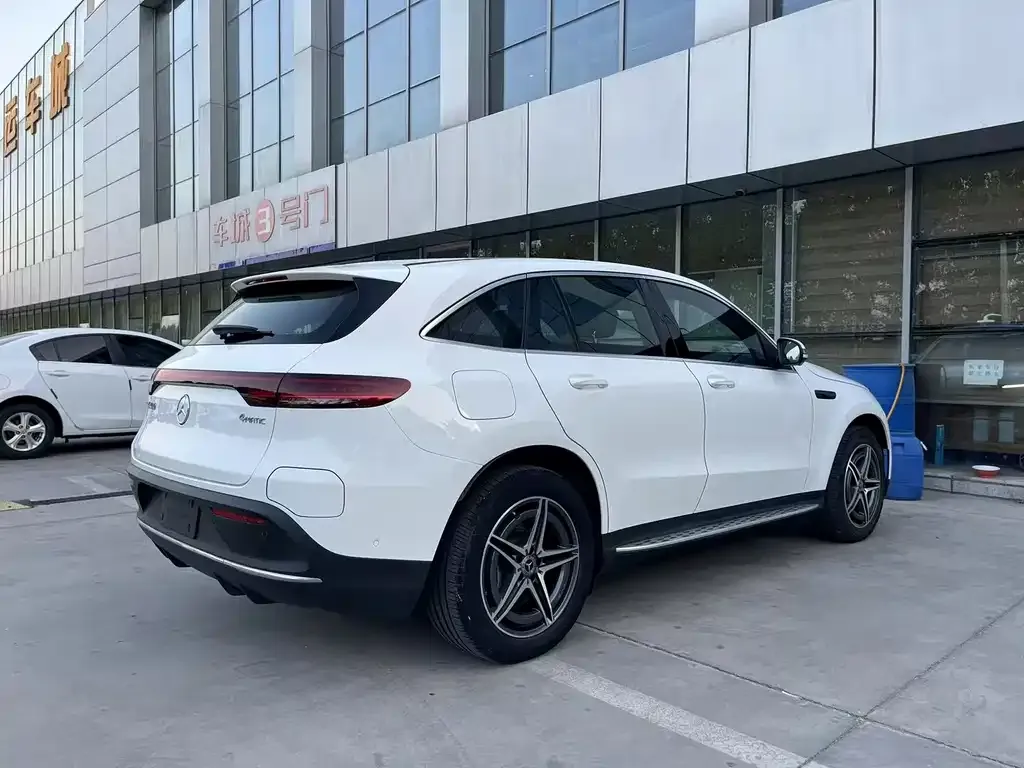 Mercedes-Benz EQC — фото 4